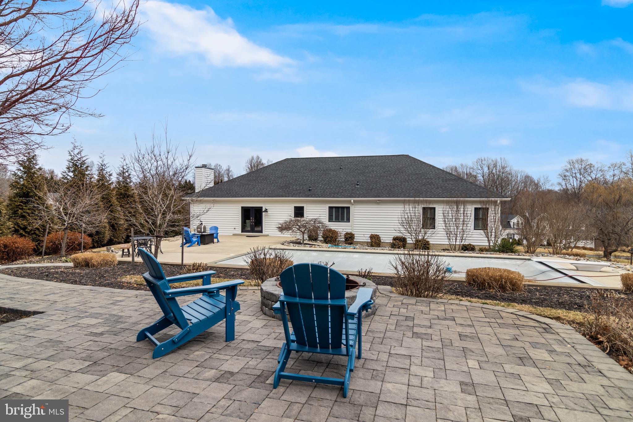 4045 WEEPING WILLOW LANE