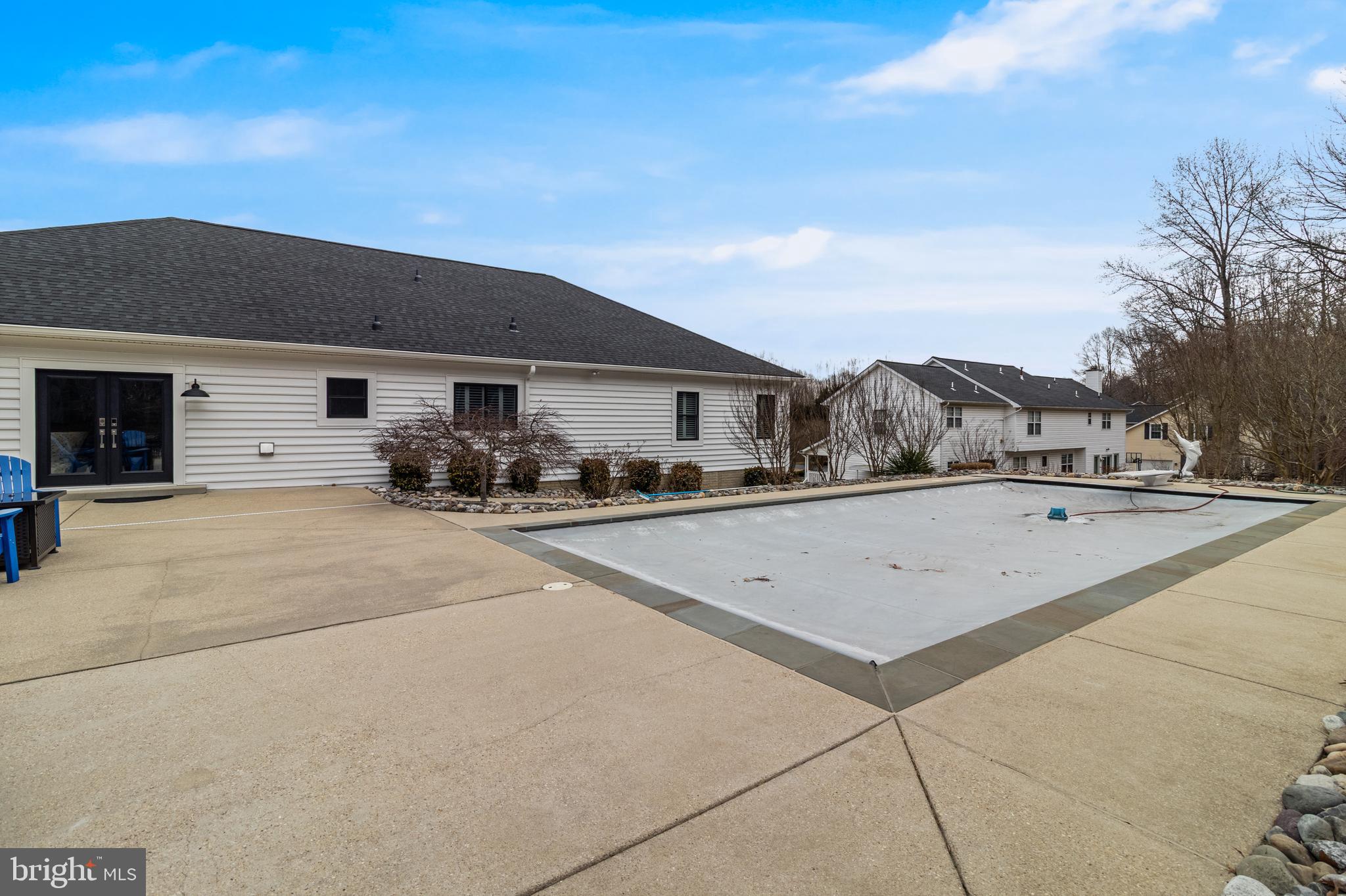 4045 WEEPING WILLOW LANE