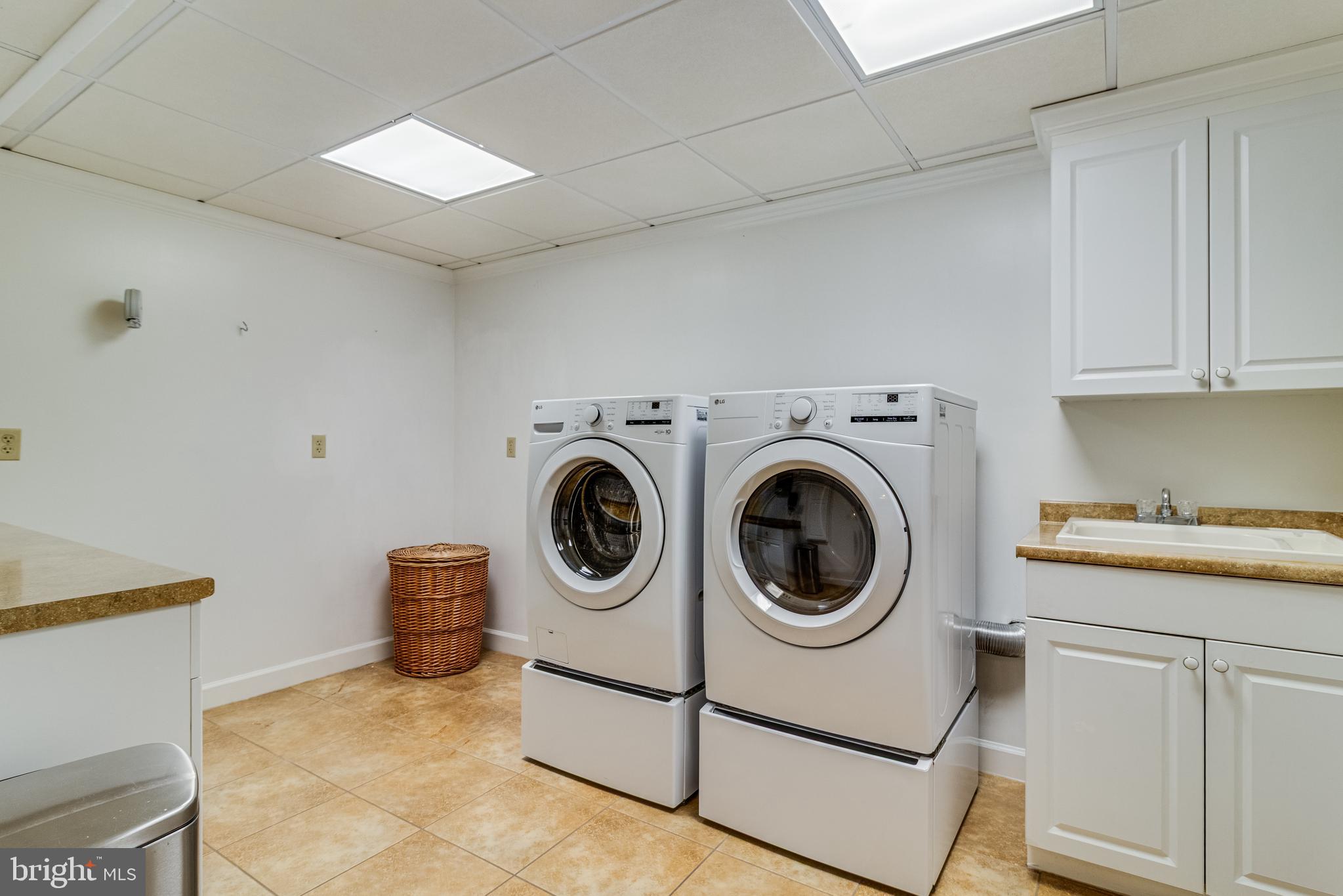 4045 WEEPING WILLOW LANE