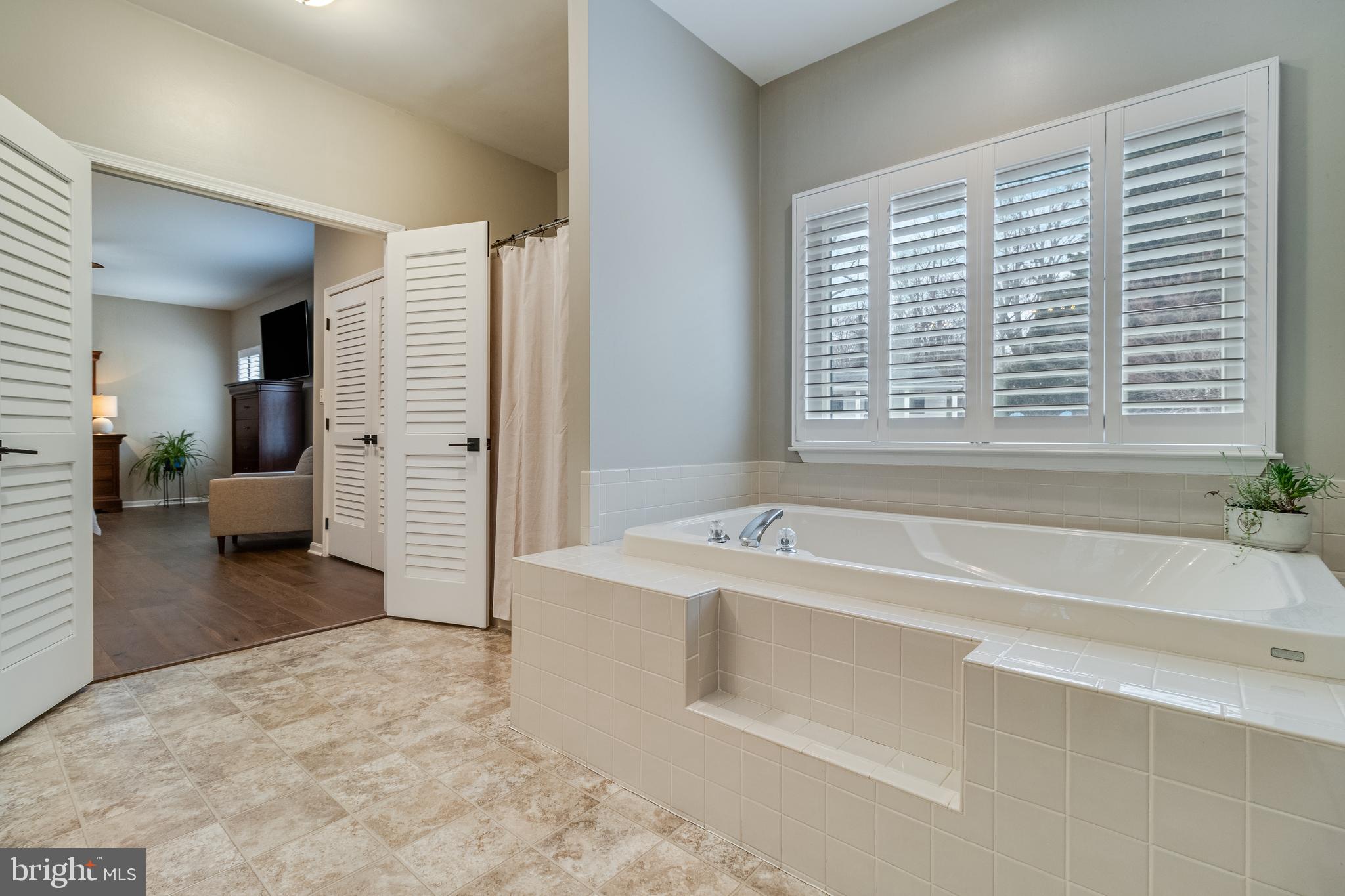 4045 WEEPING WILLOW LANE