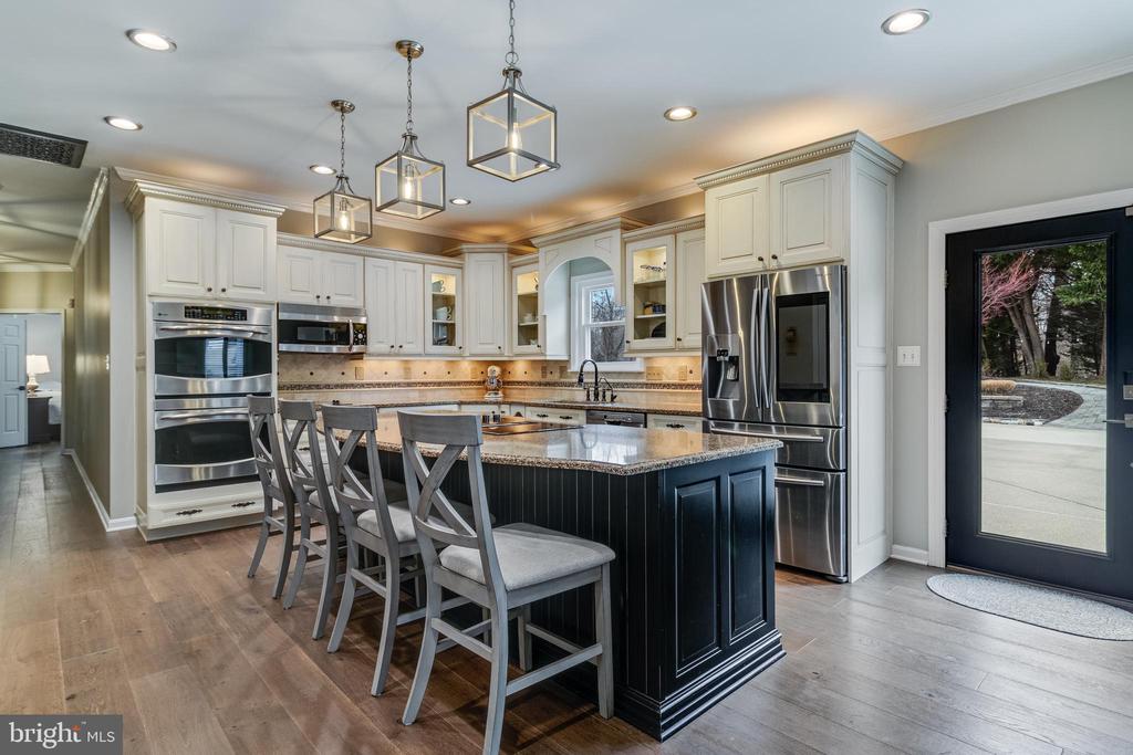 4045 WEEPING WILLOW LANE