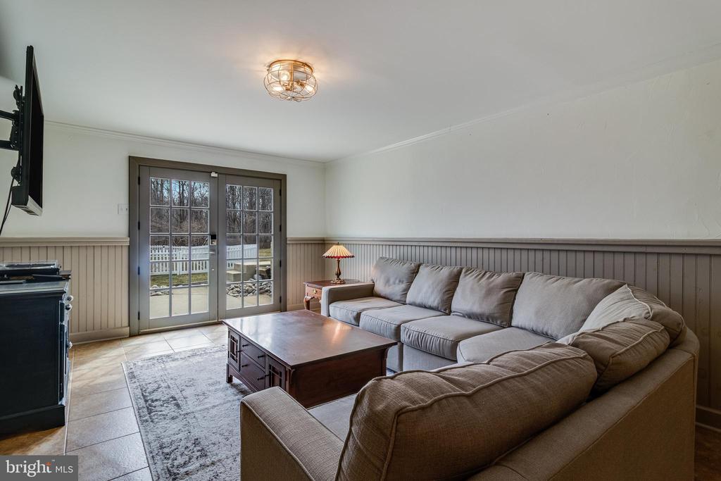 4045 WEEPING WILLOW LANE