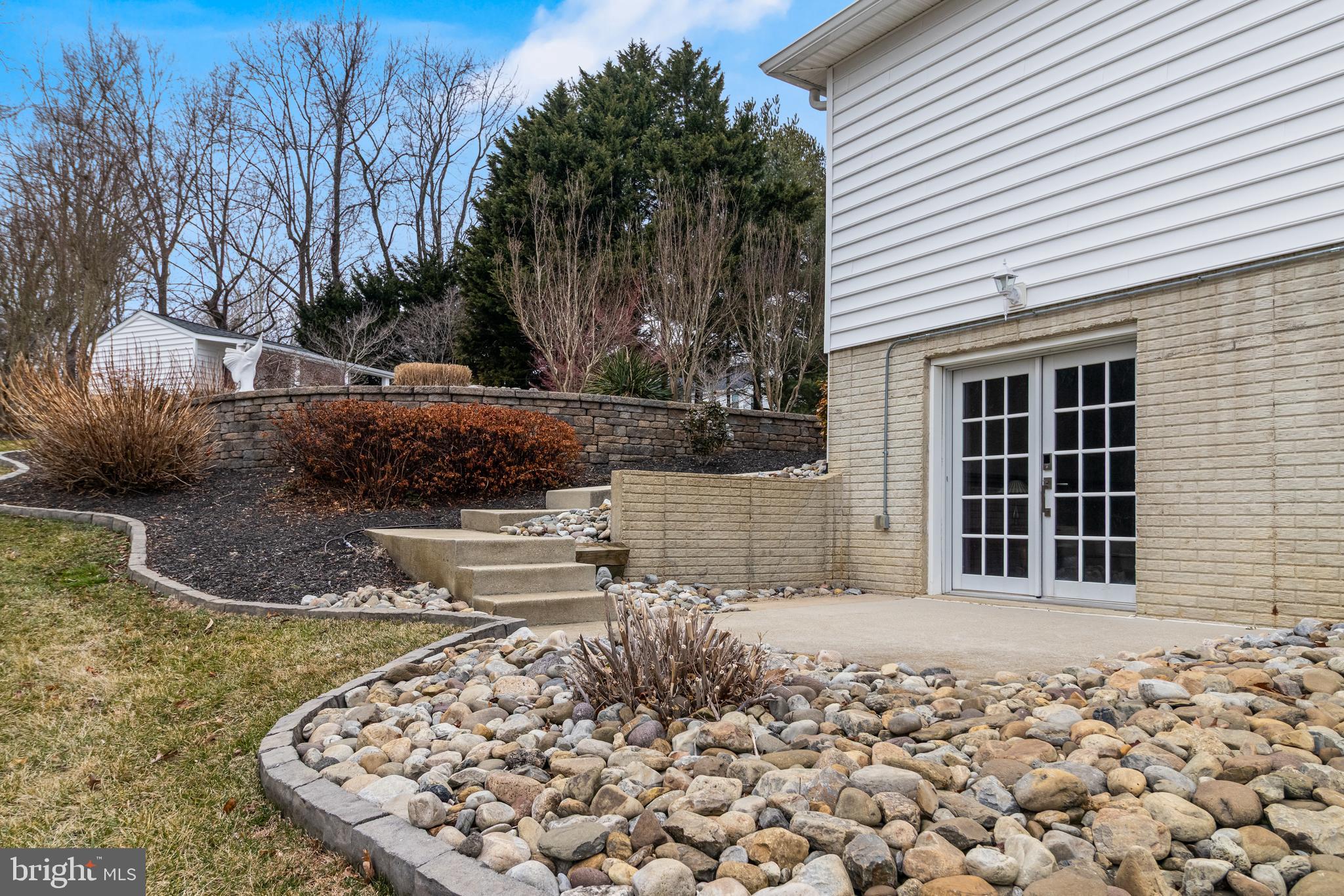 4045 WEEPING WILLOW LANE