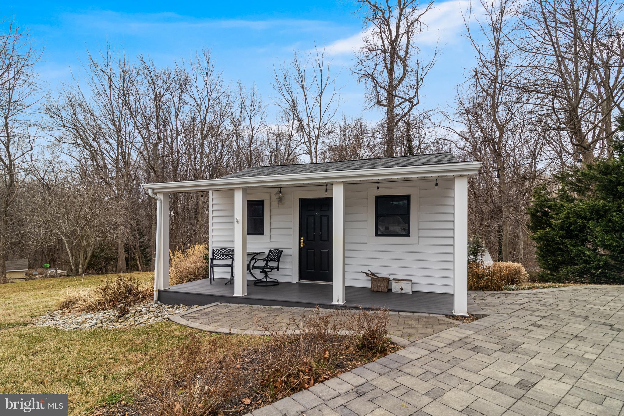 4045 WEEPING WILLOW LANE