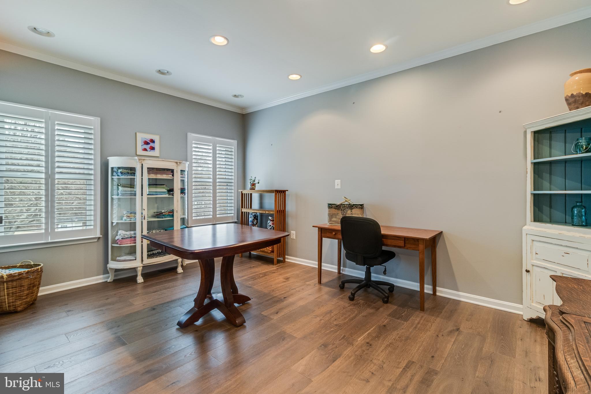 4045 WEEPING WILLOW LANE