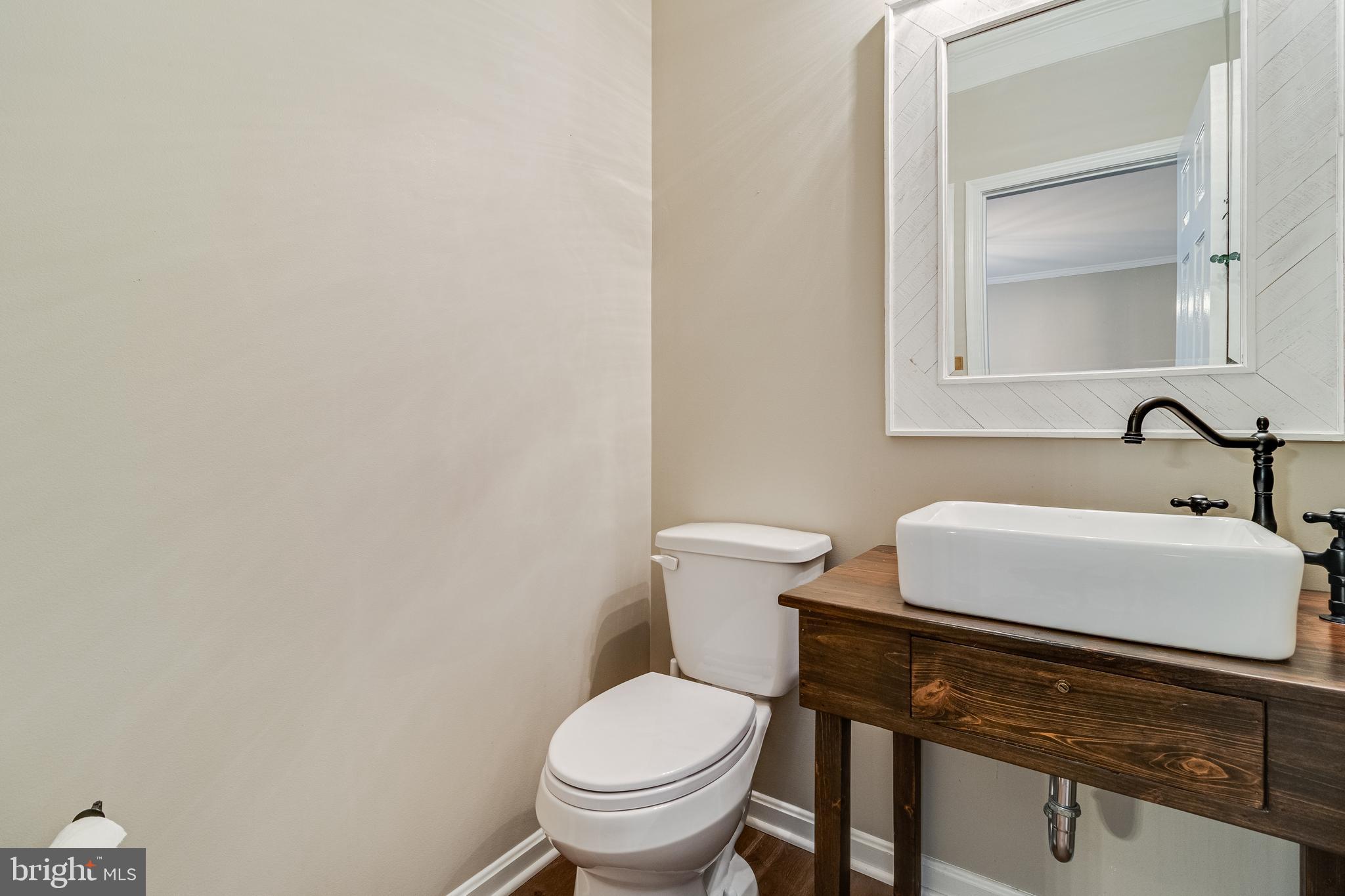 4045 WEEPING WILLOW LANE