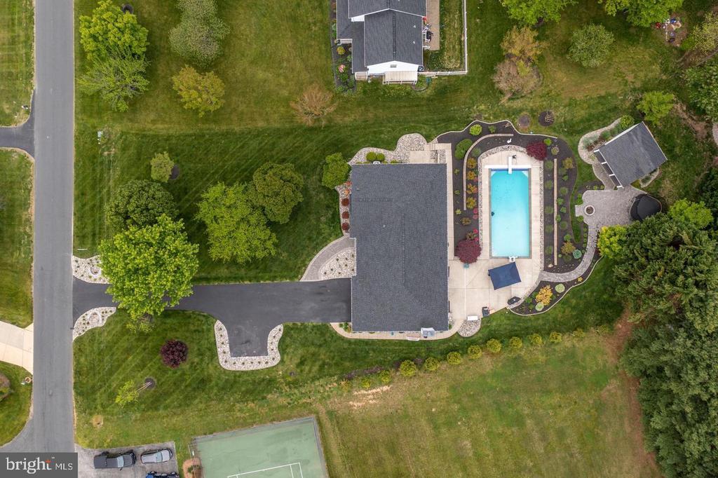 4045 WEEPING WILLOW LANE