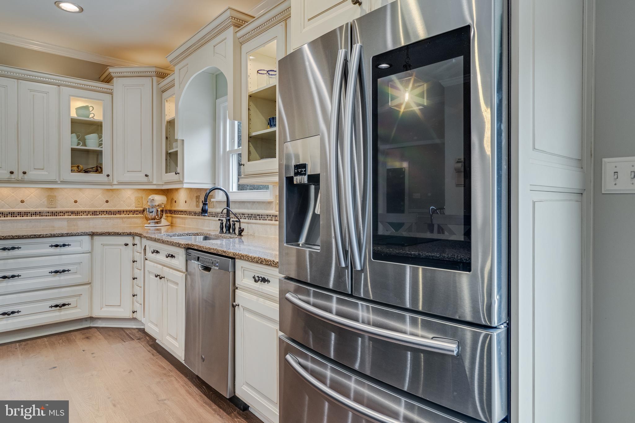 4045 WEEPING WILLOW LANE