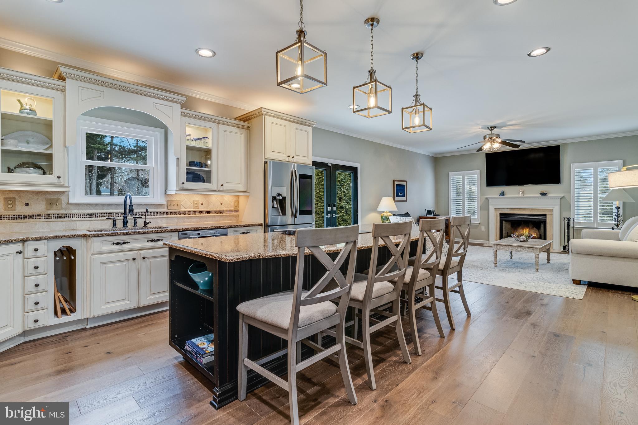 4045 WEEPING WILLOW LANE