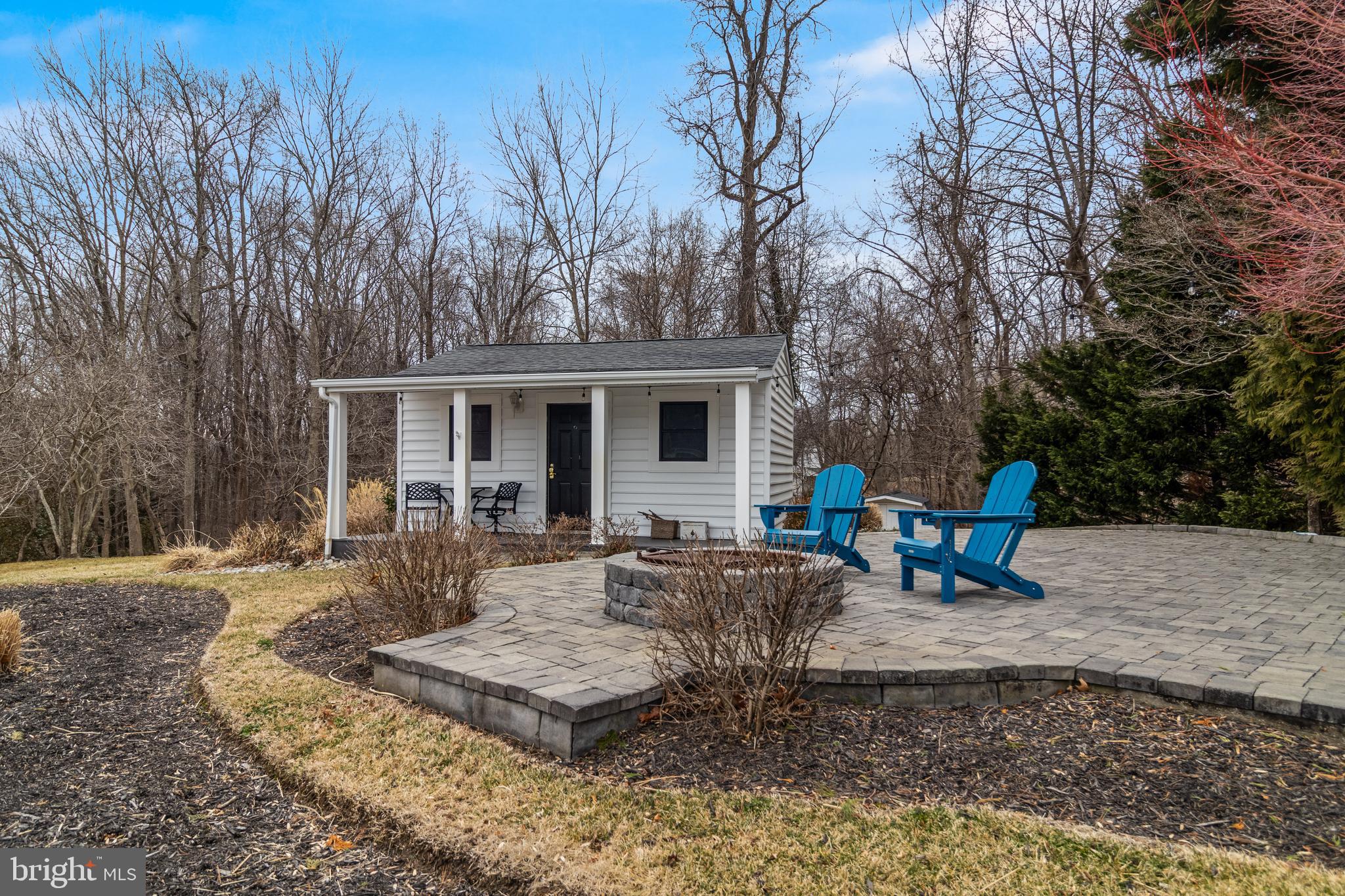 4045 WEEPING WILLOW LANE