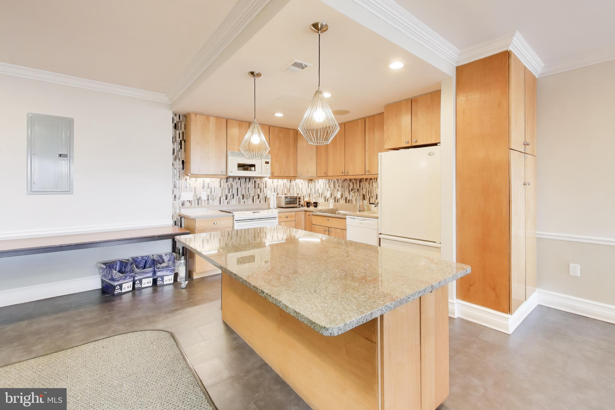 1101 S ARLINGTON RIDGE ROAD 305