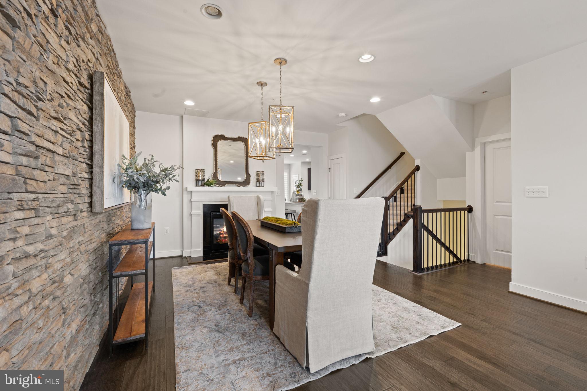 2012 Potomac Ave #102