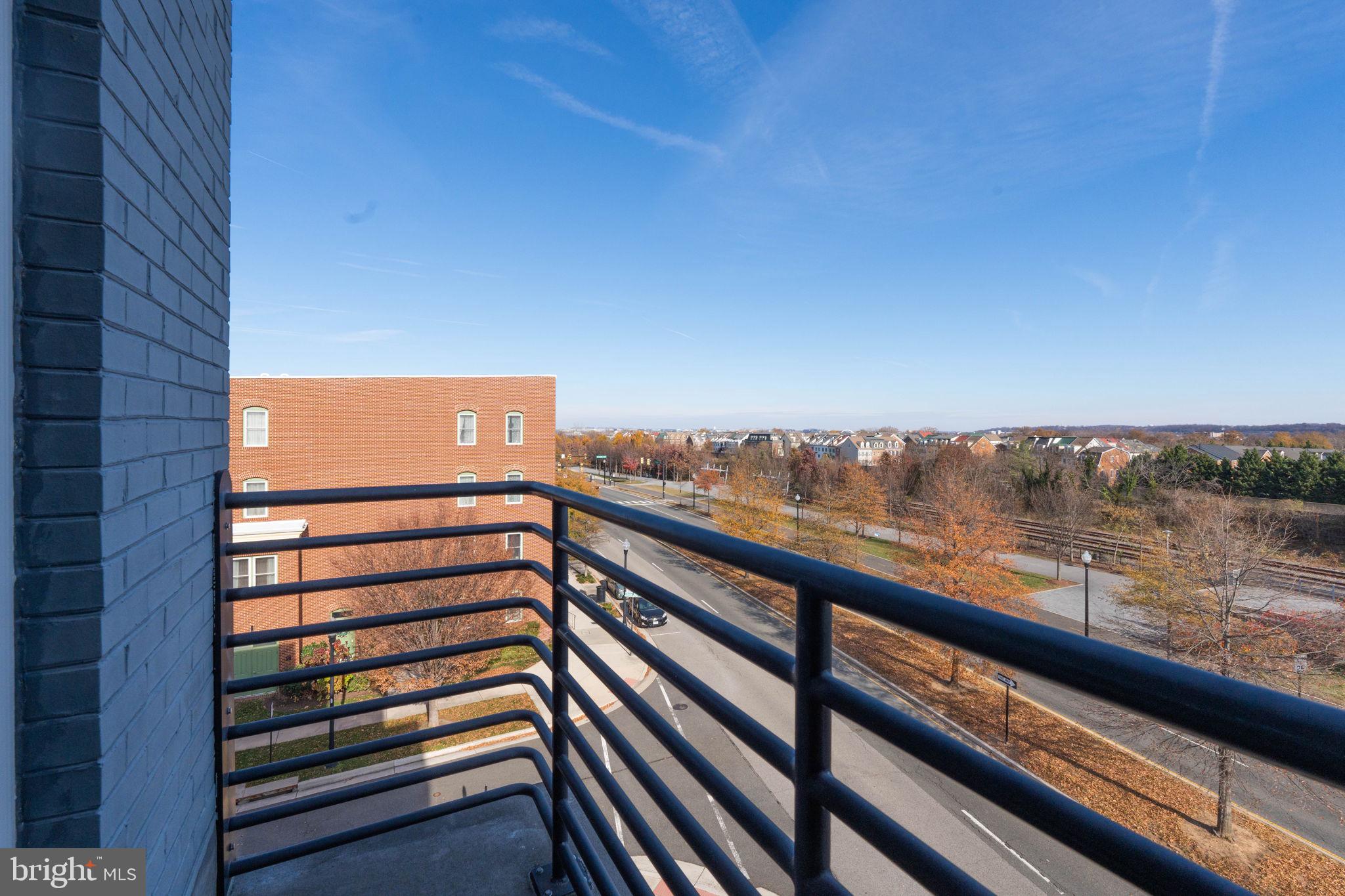 2012 Potomac Ave #102
