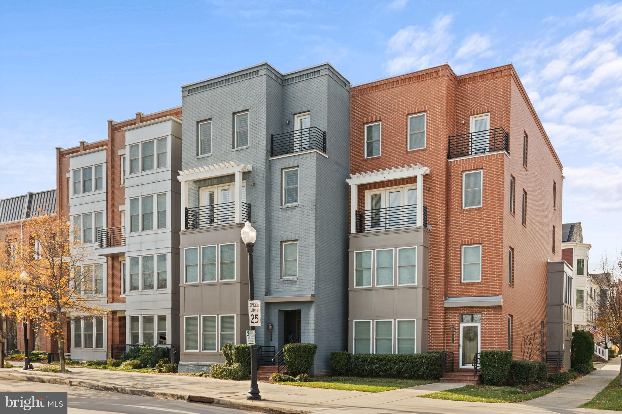 2012 Potomac Ave #102