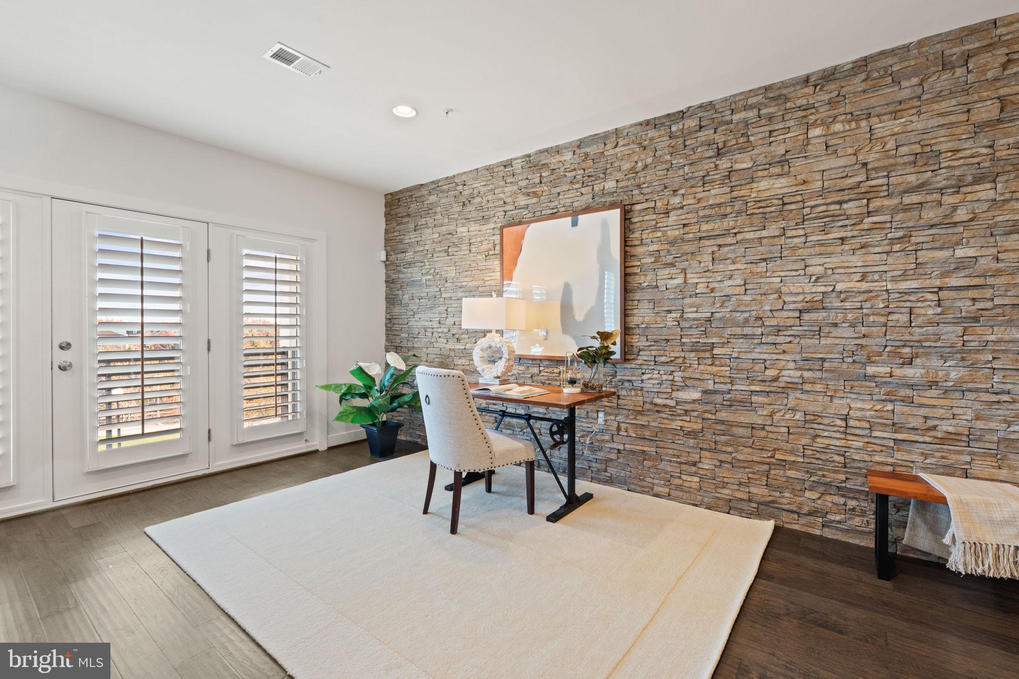 2012 Potomac Ave #102