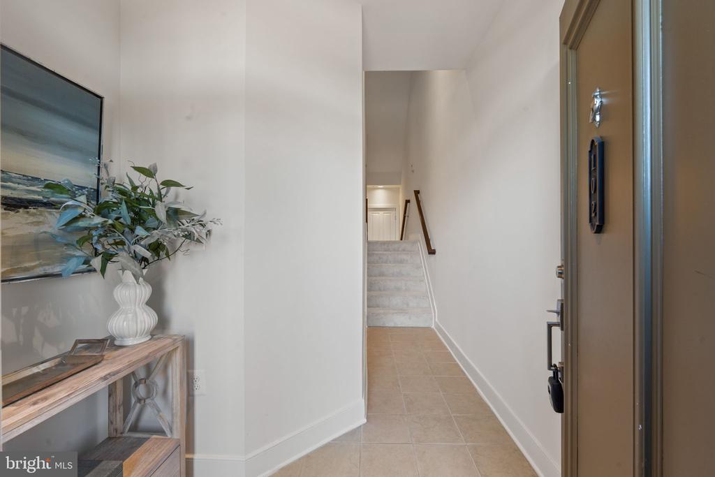 2012 Potomac Ave #102