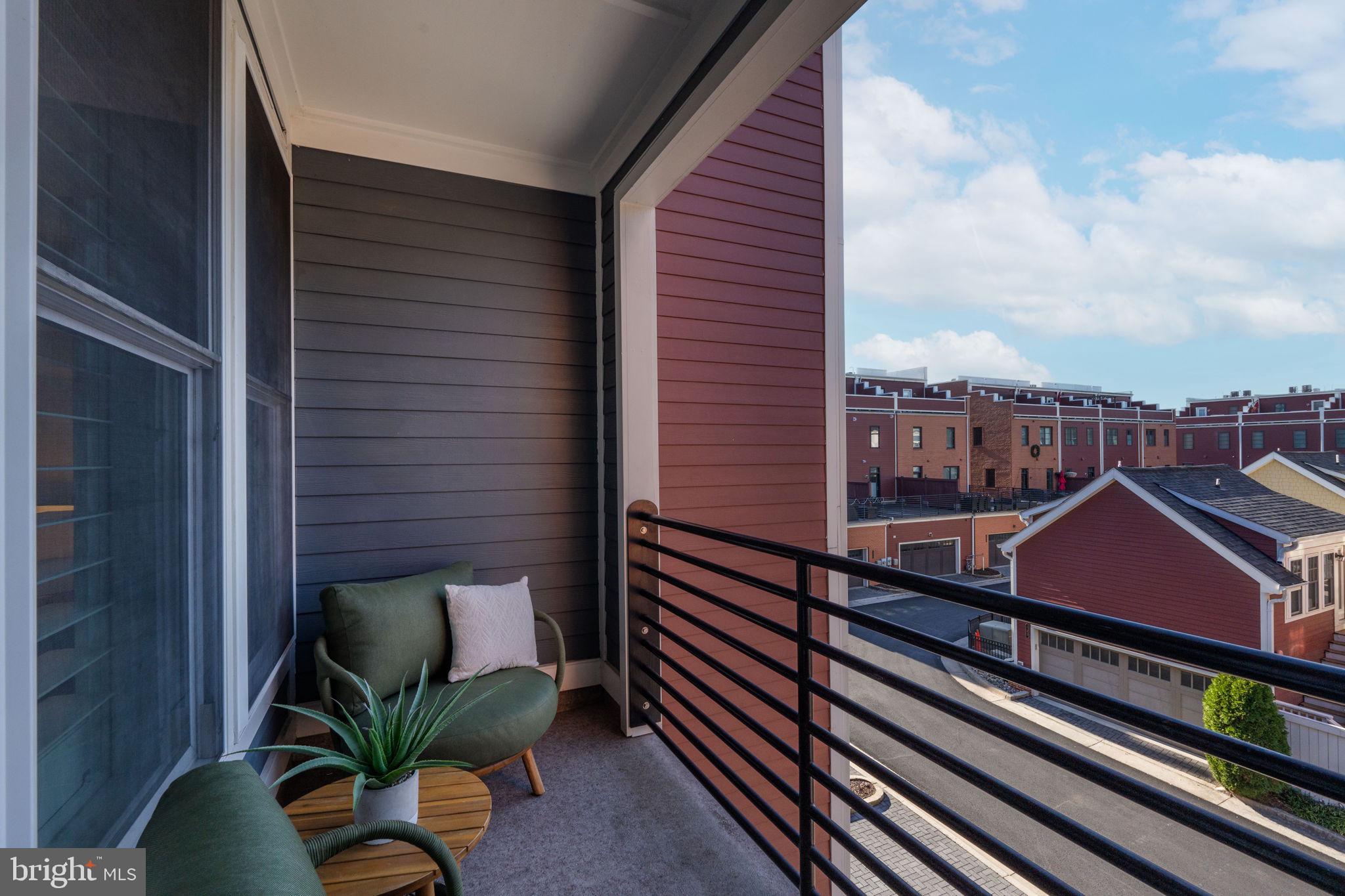 2012 Potomac Ave #102