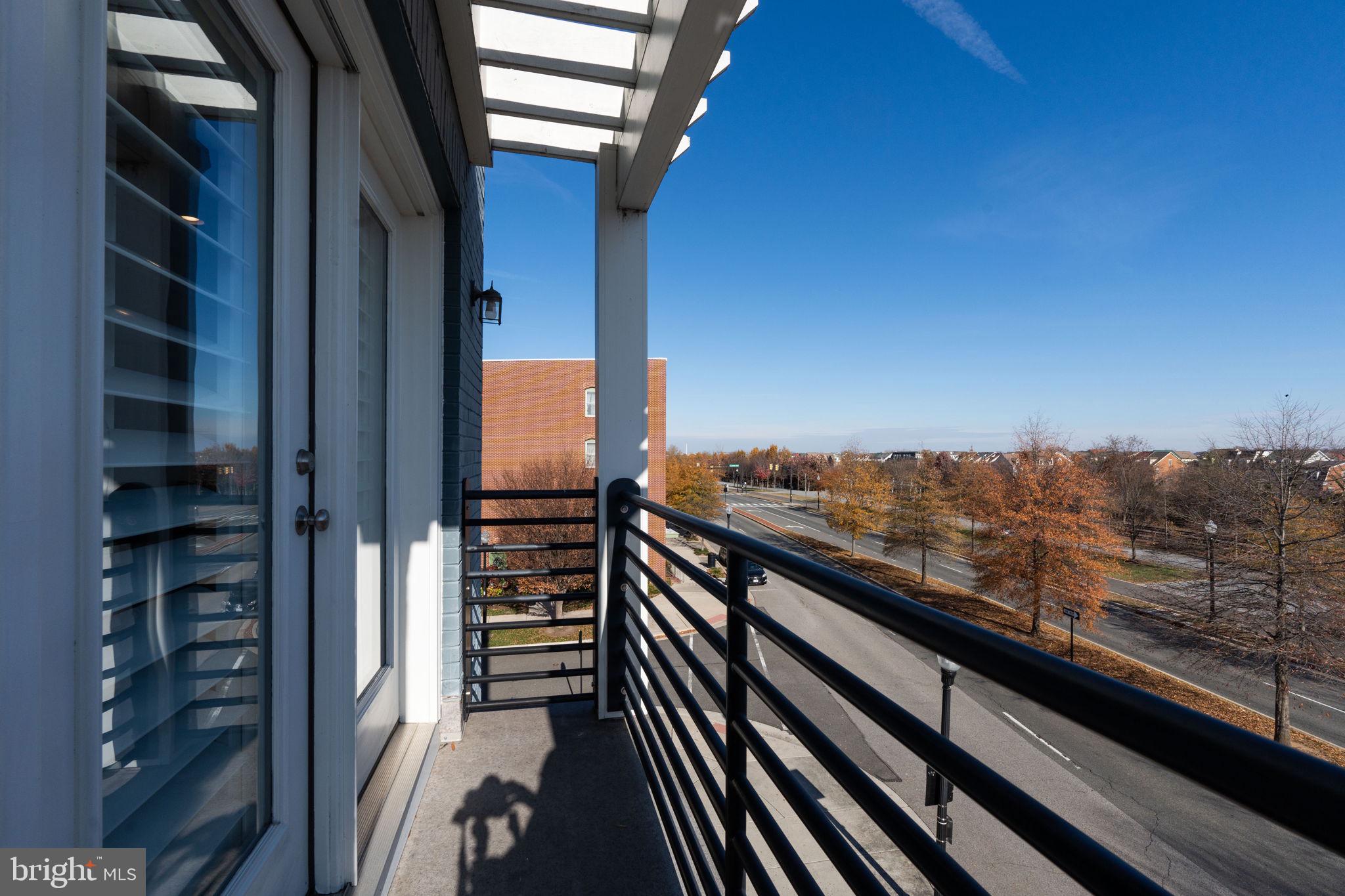 2012 Potomac Ave #102
