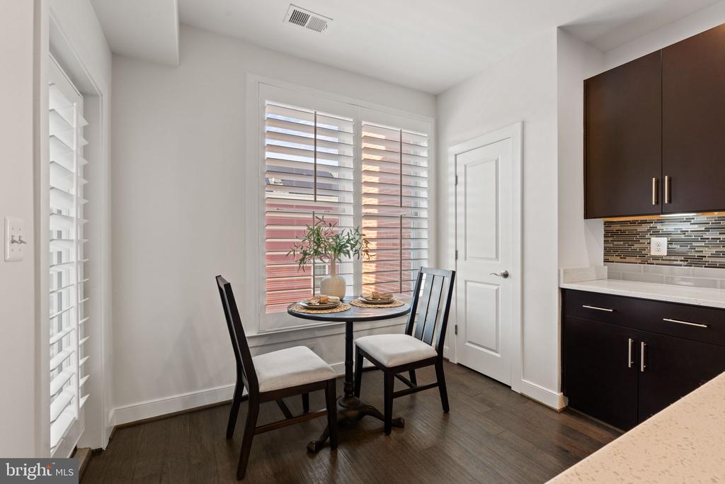 2012 Potomac Ave #102