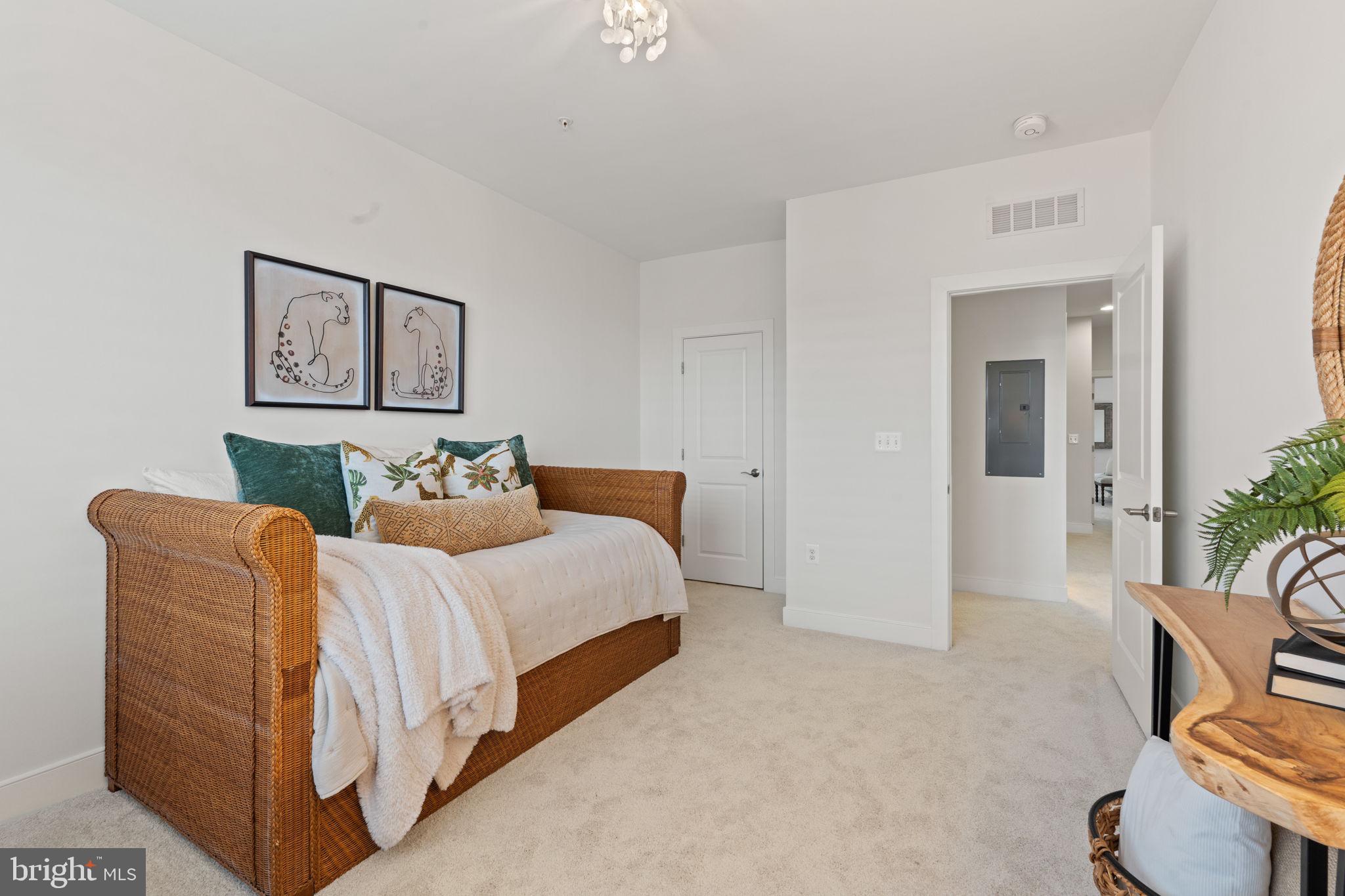2012 Potomac Ave #102