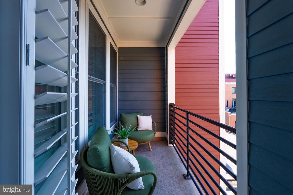 2012 Potomac Ave #102
