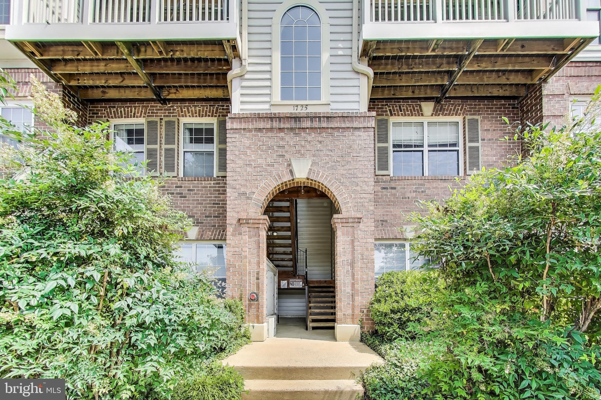 1725 Braddock Pl #304