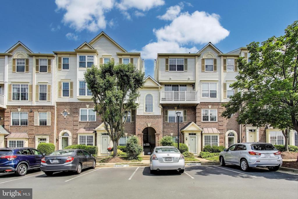 1725 Braddock Pl #304