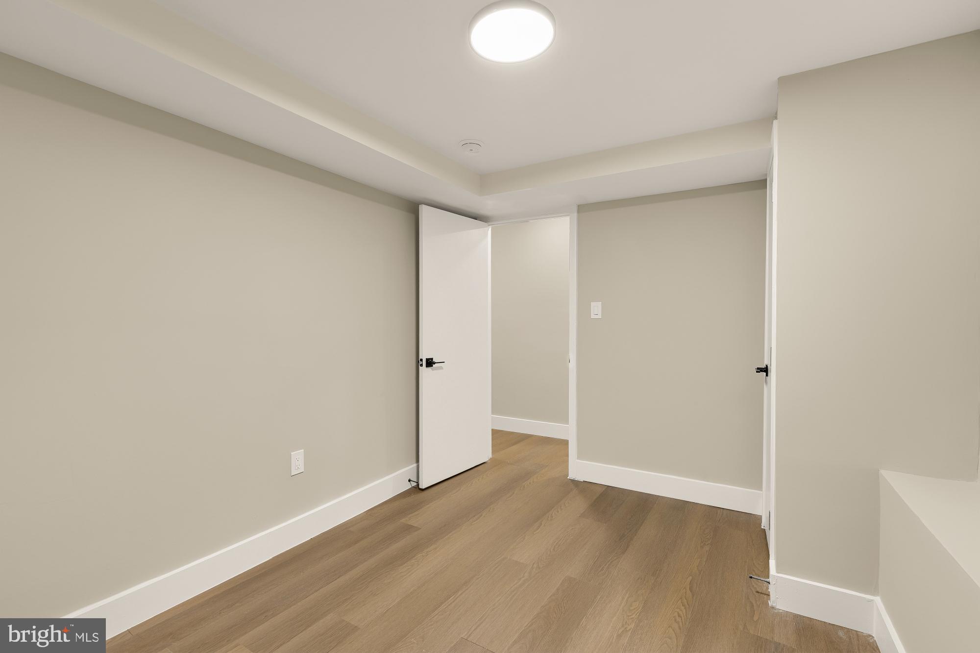 4555 METRO COURT