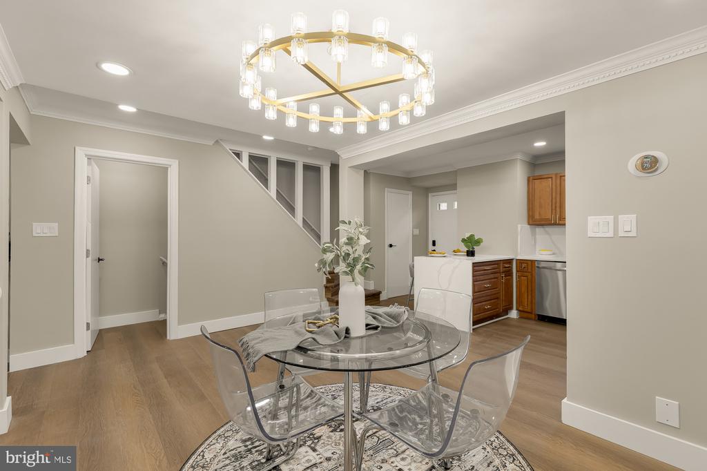 4555 METRO COURT