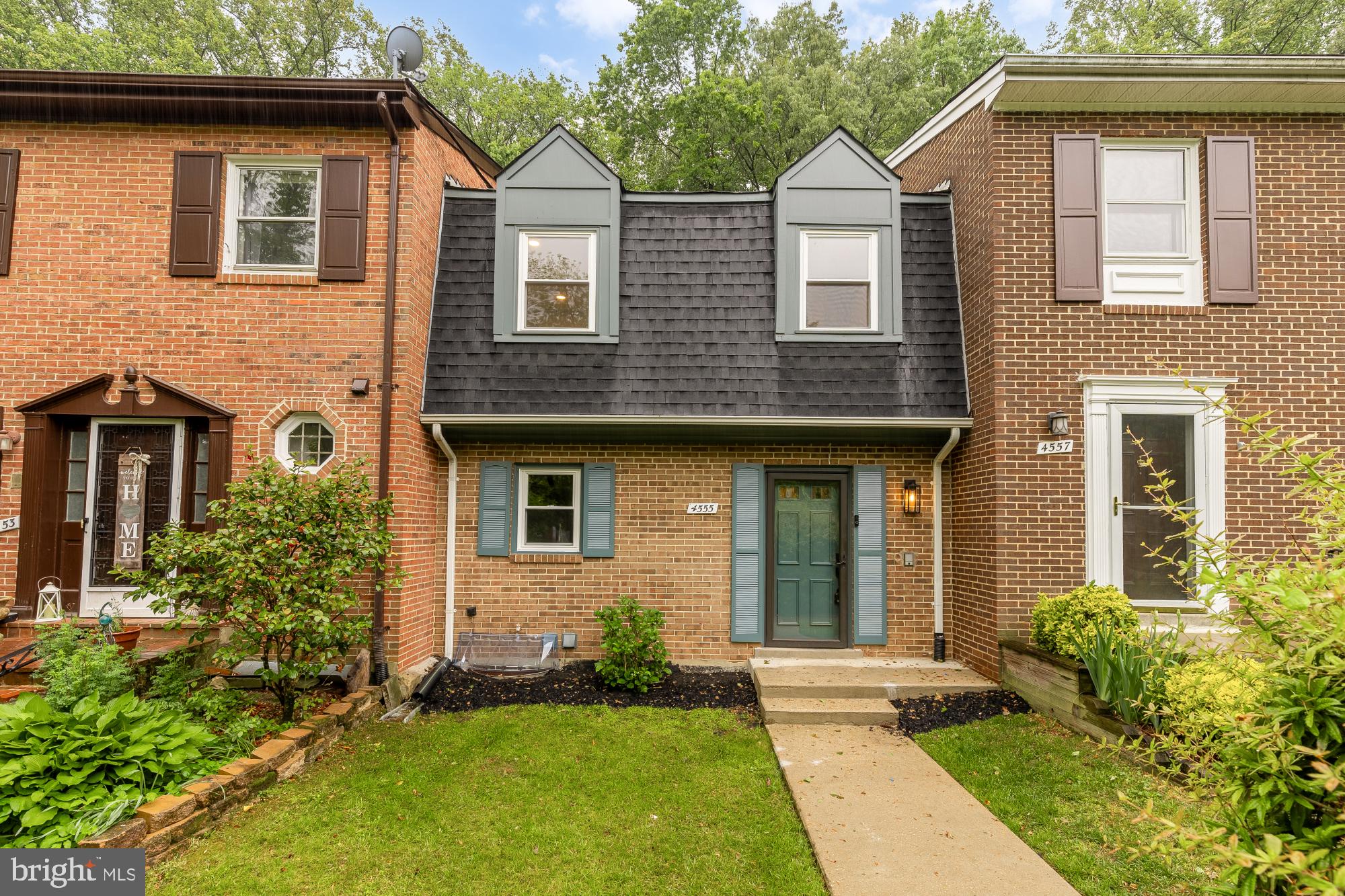 4555 METRO COURT