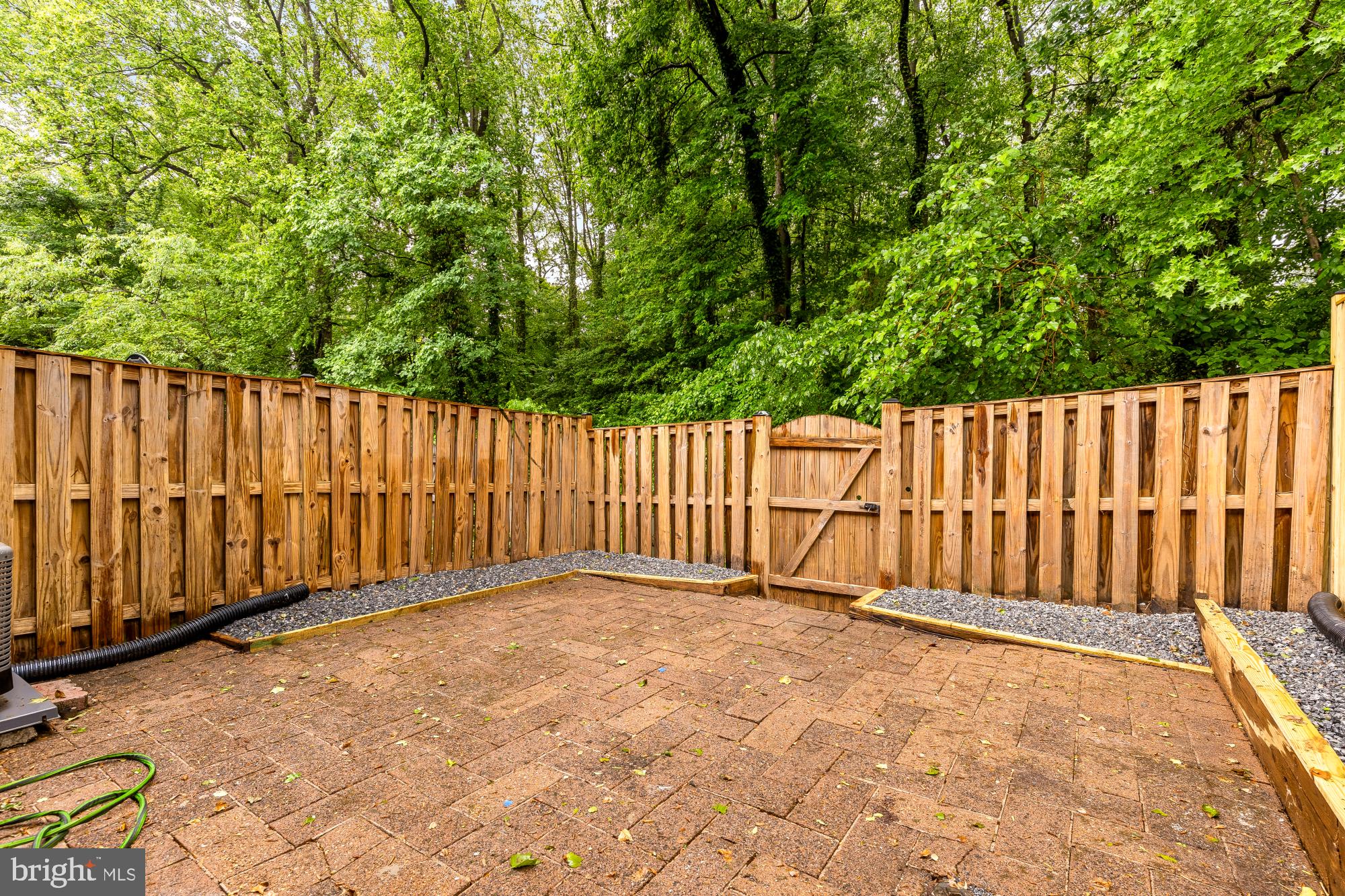 4555 METRO COURT