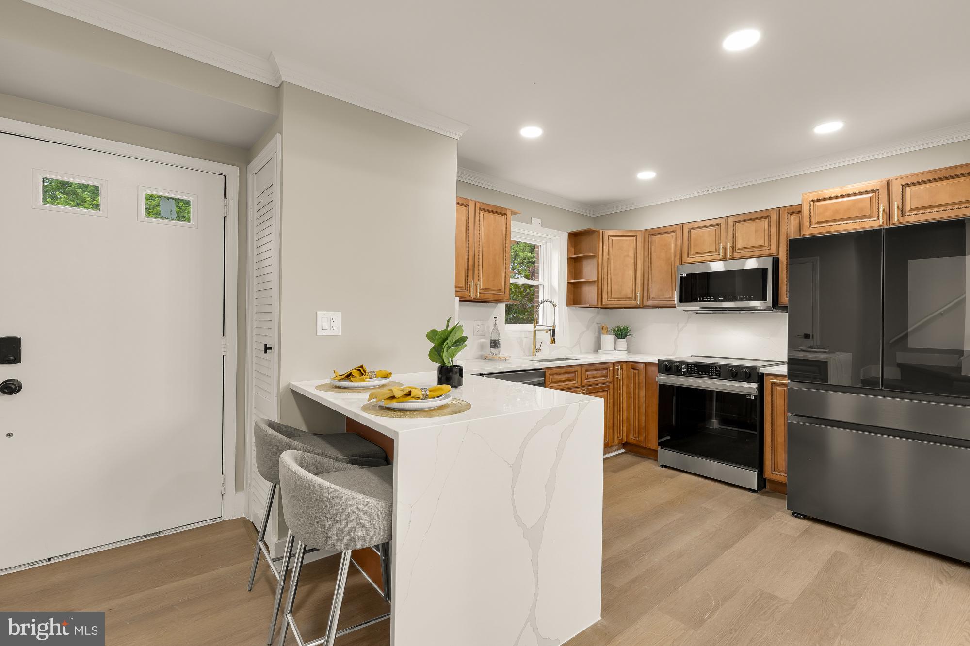 4555 METRO COURT