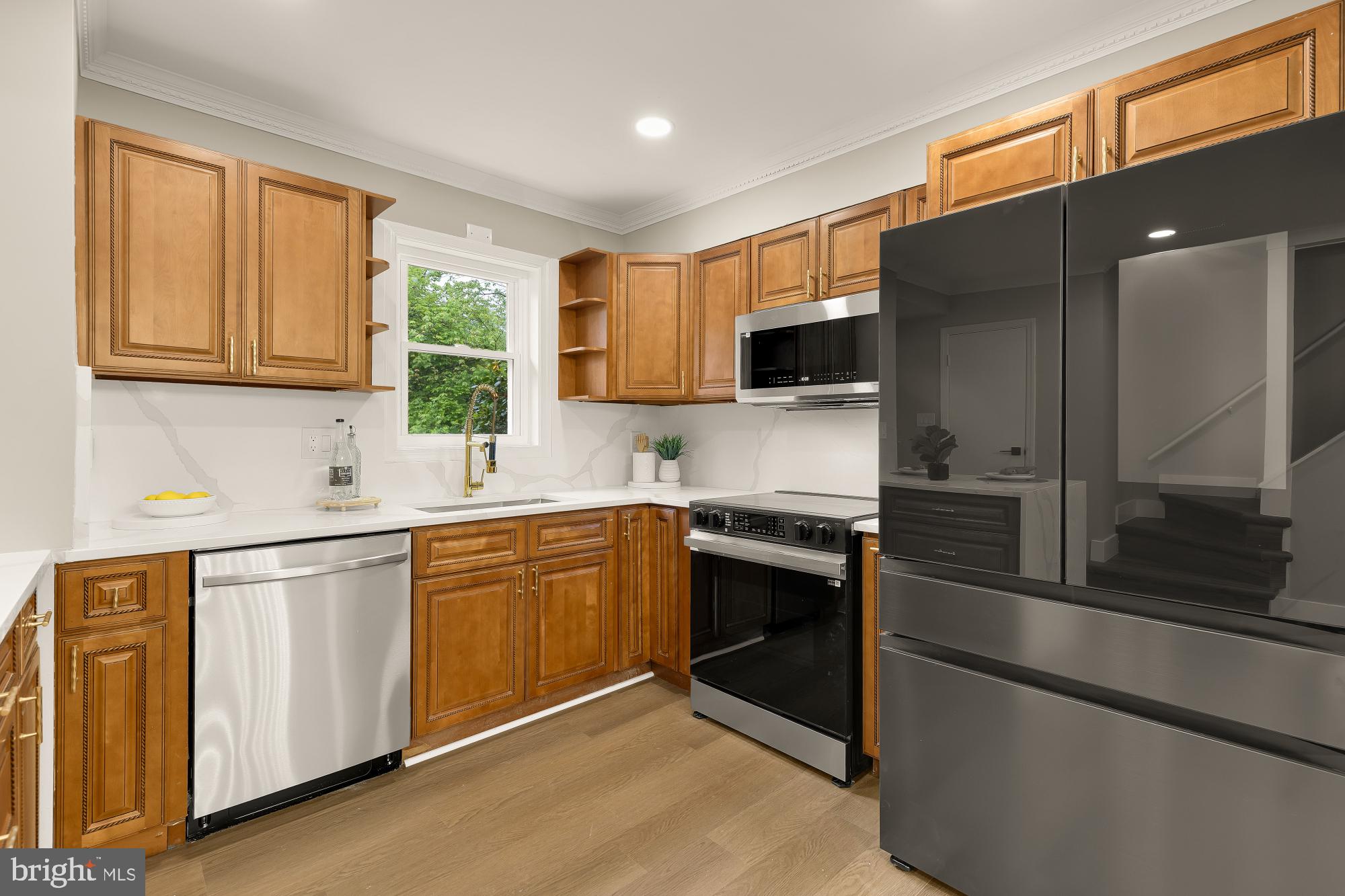4555 METRO COURT