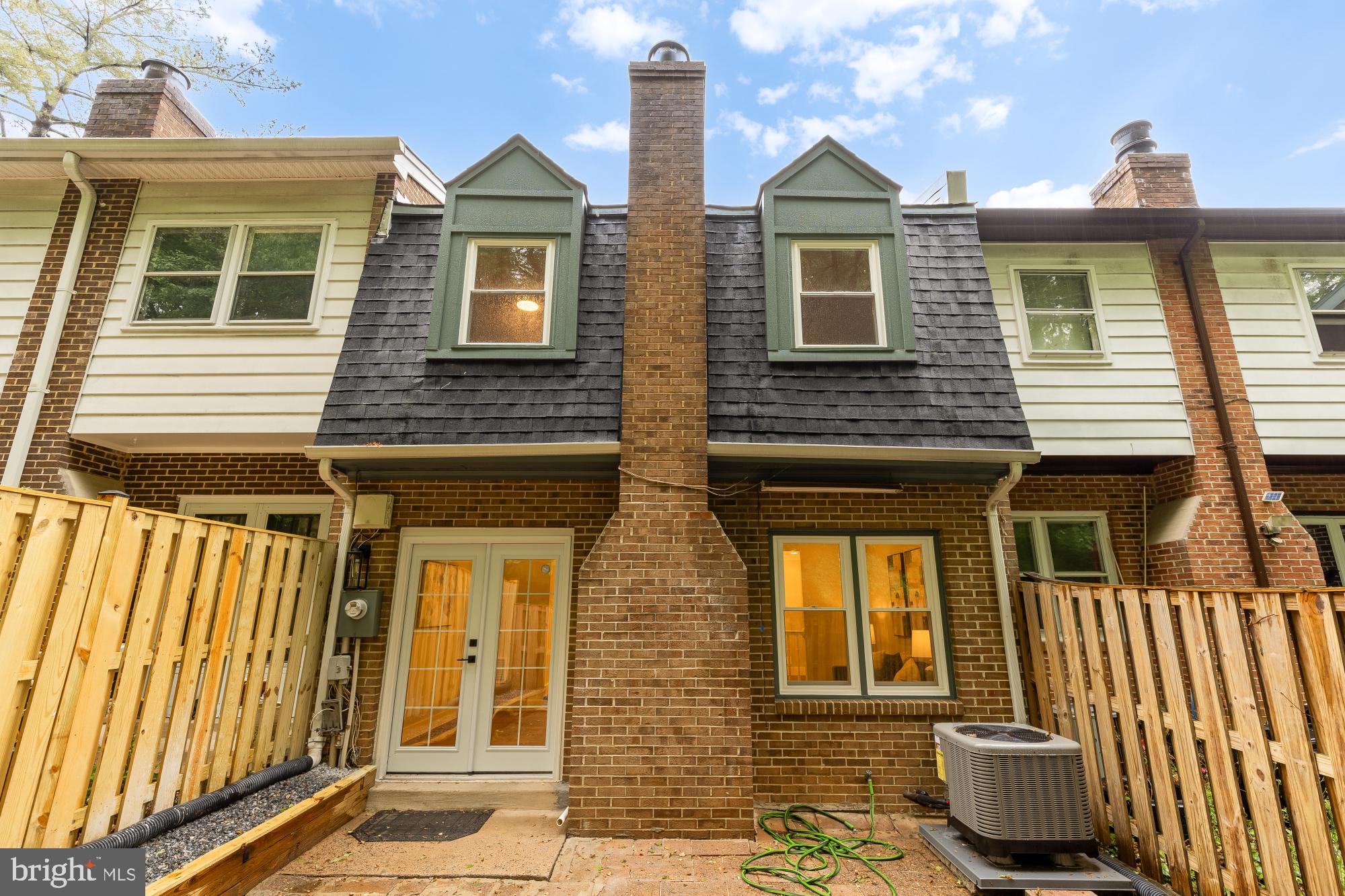 4555 METRO COURT