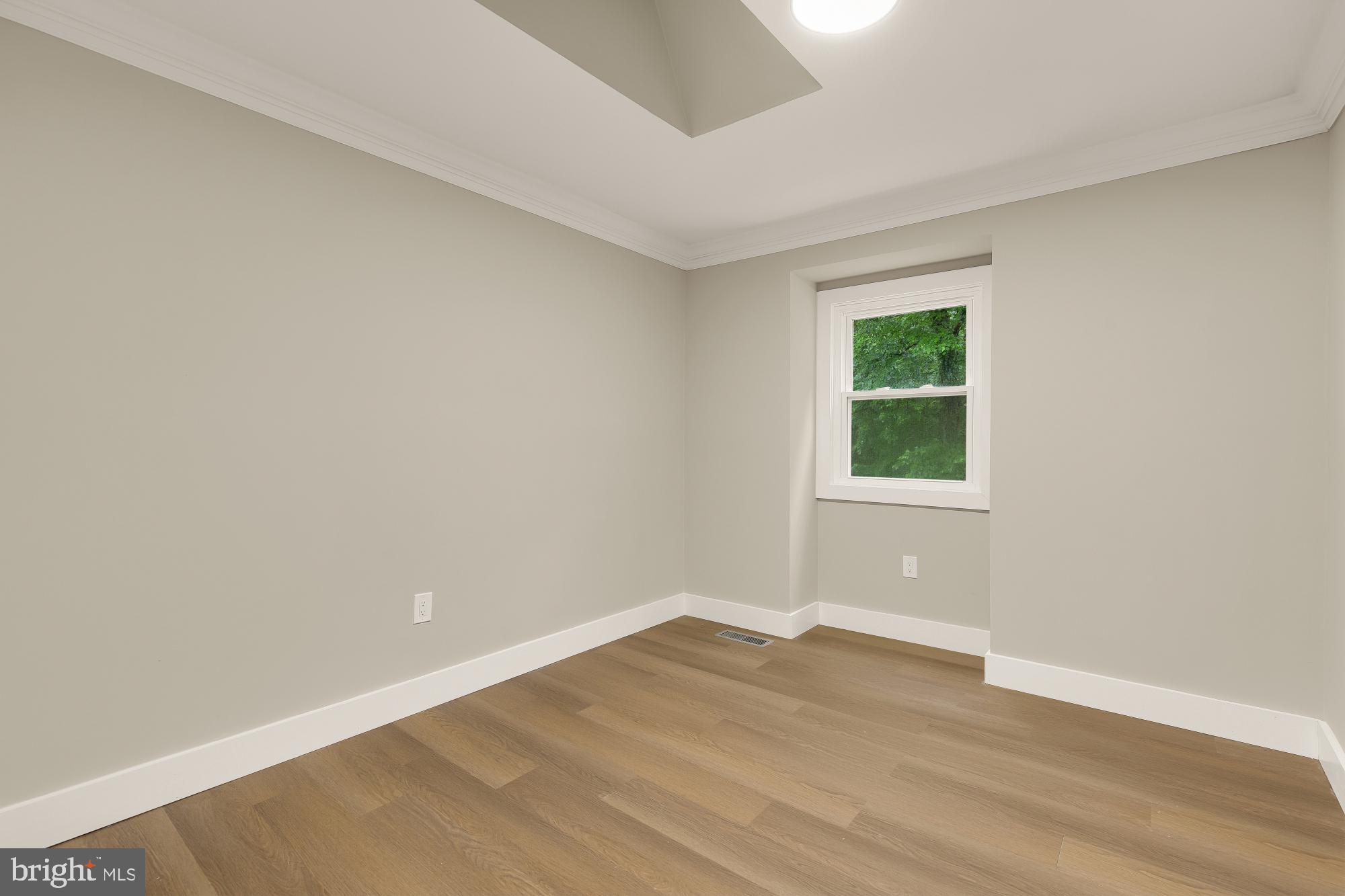 4555 METRO COURT
