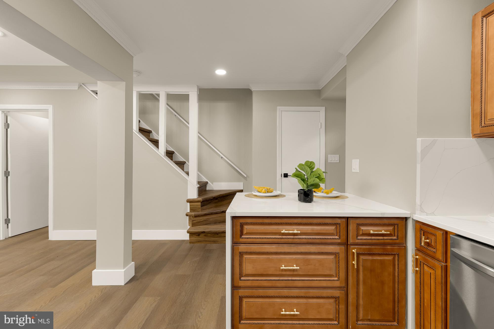4555 METRO COURT