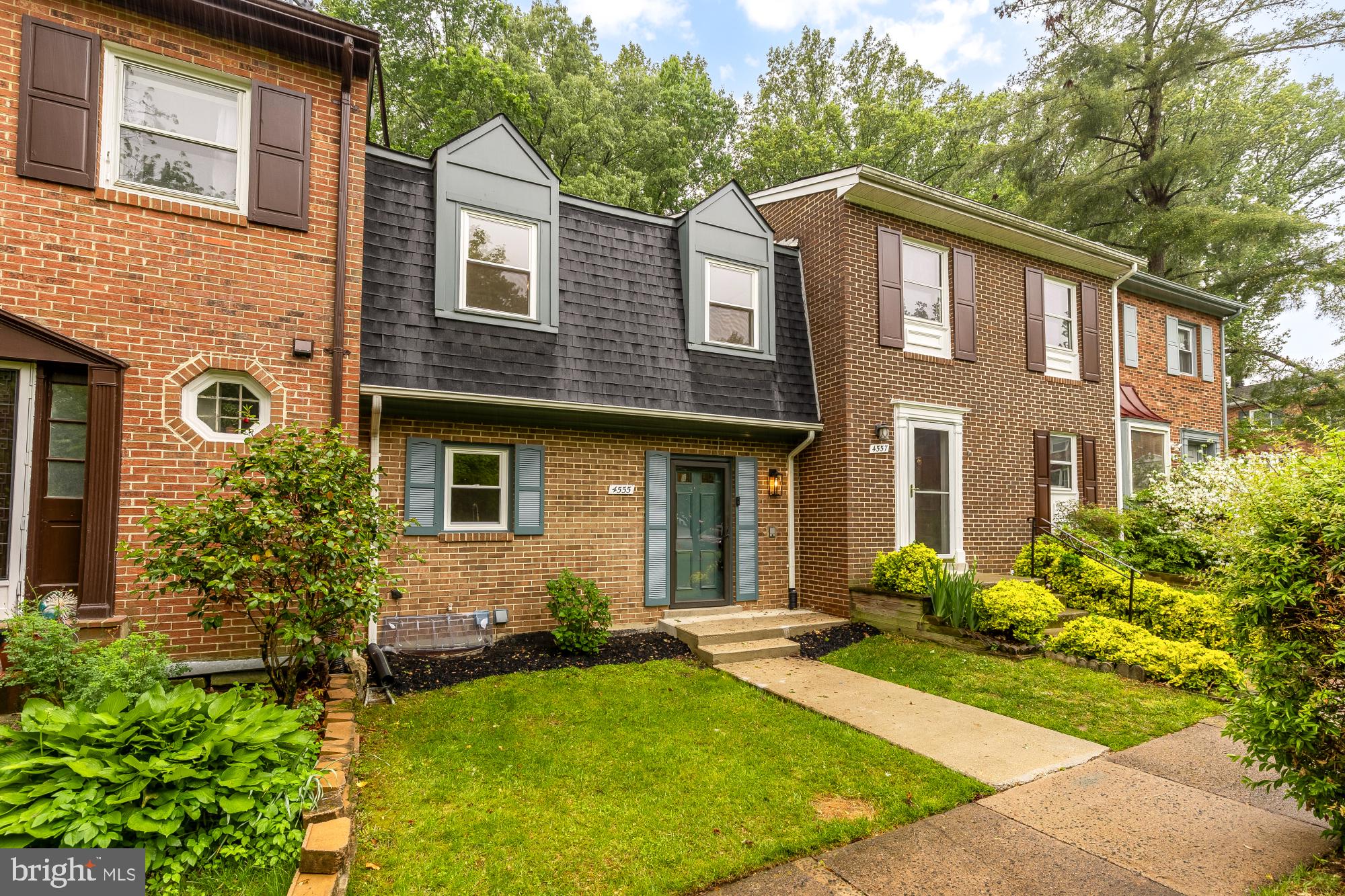 4555 METRO COURT