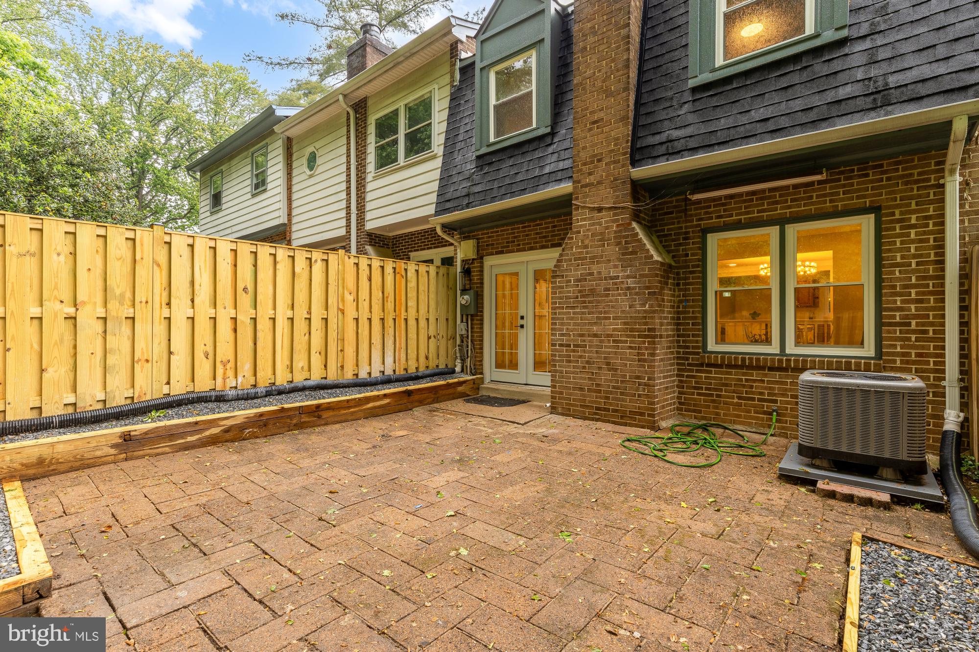 4555 METRO COURT