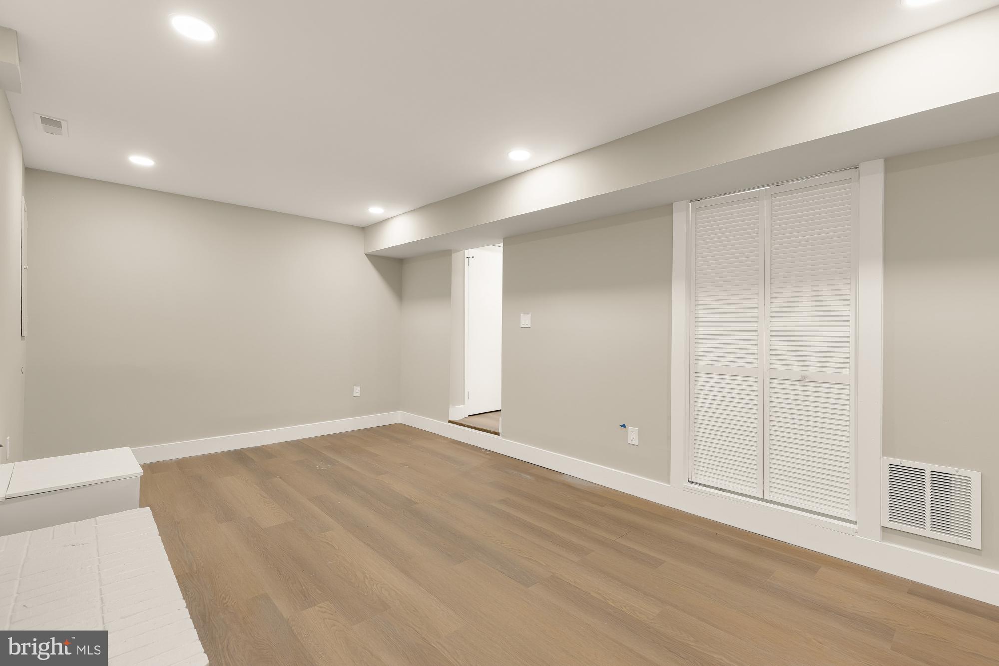 4555 METRO COURT