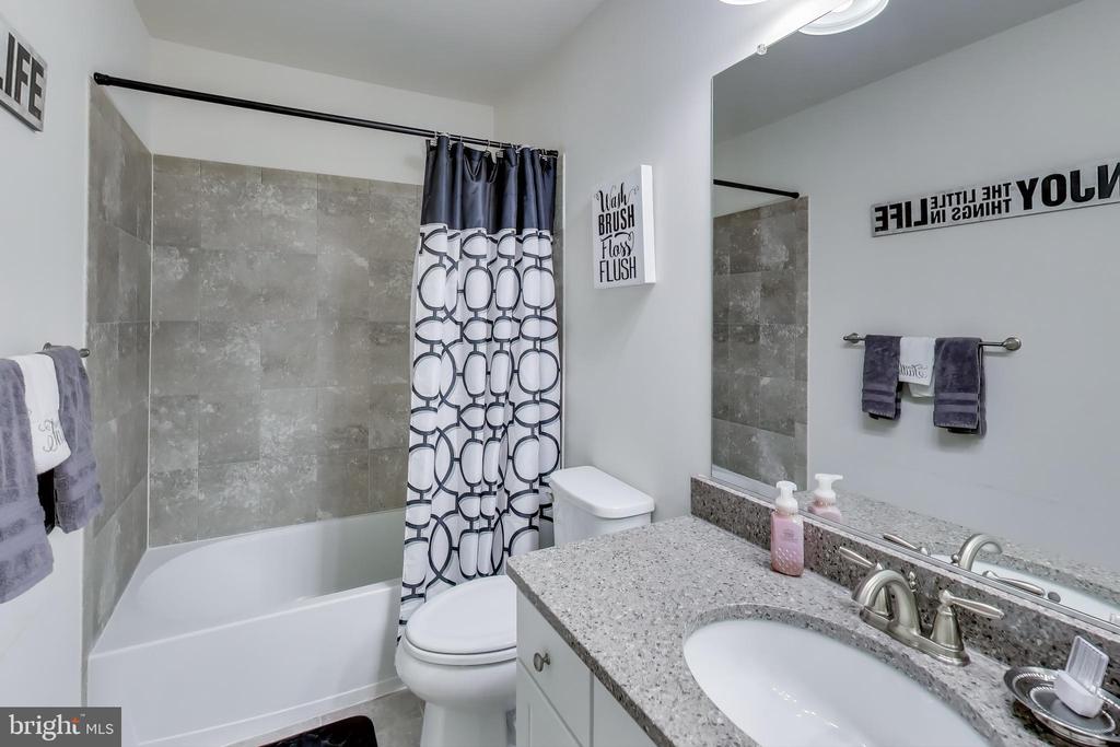 3585 EAGLE RIDGE DRIVE