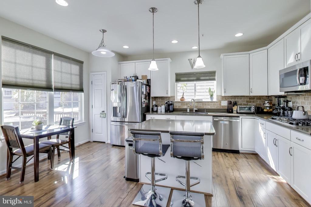 3585 EAGLE RIDGE DRIVE