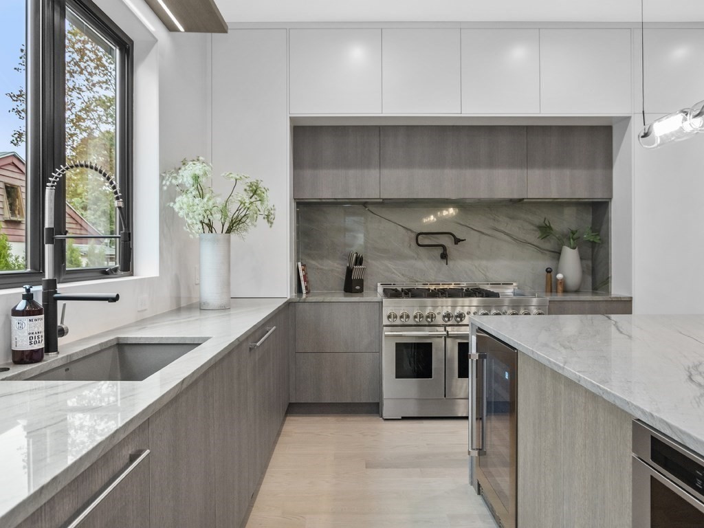 395 Winchester Street