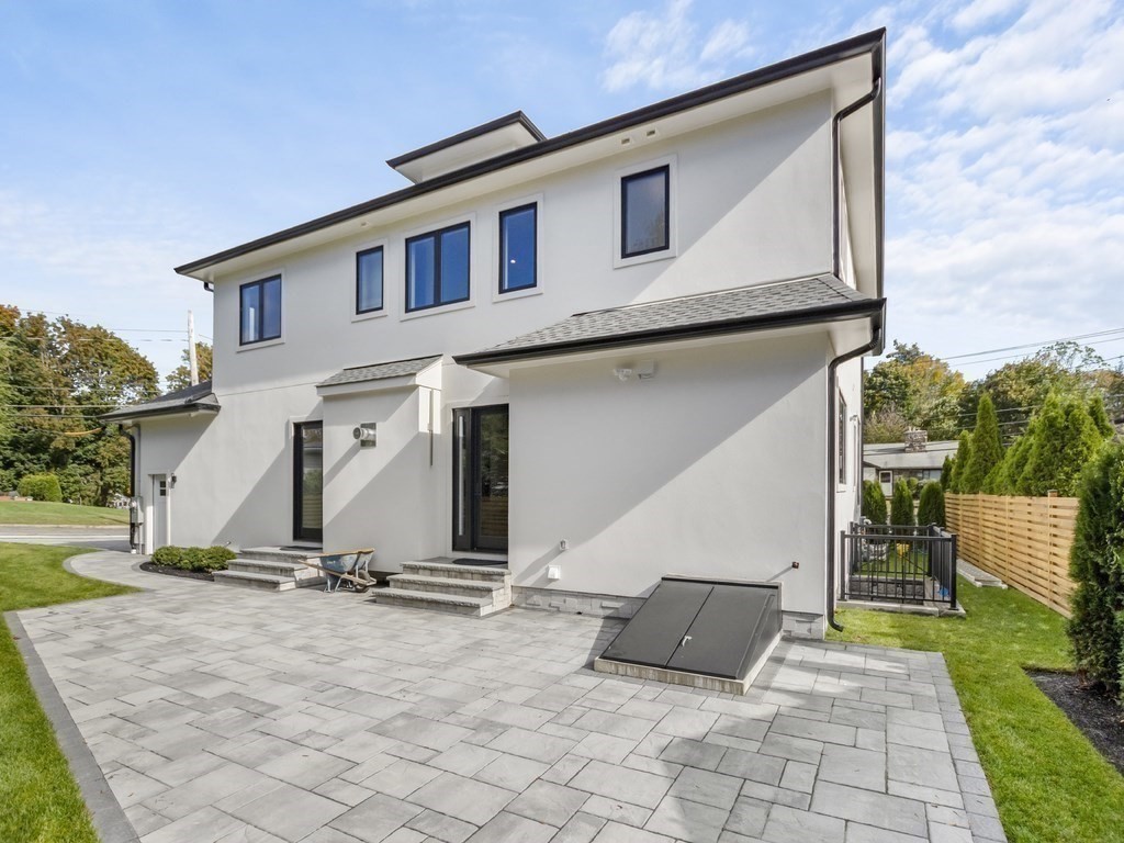 395 Winchester Street