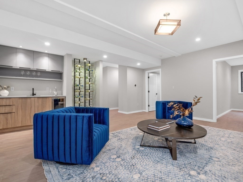 395 Winchester Street