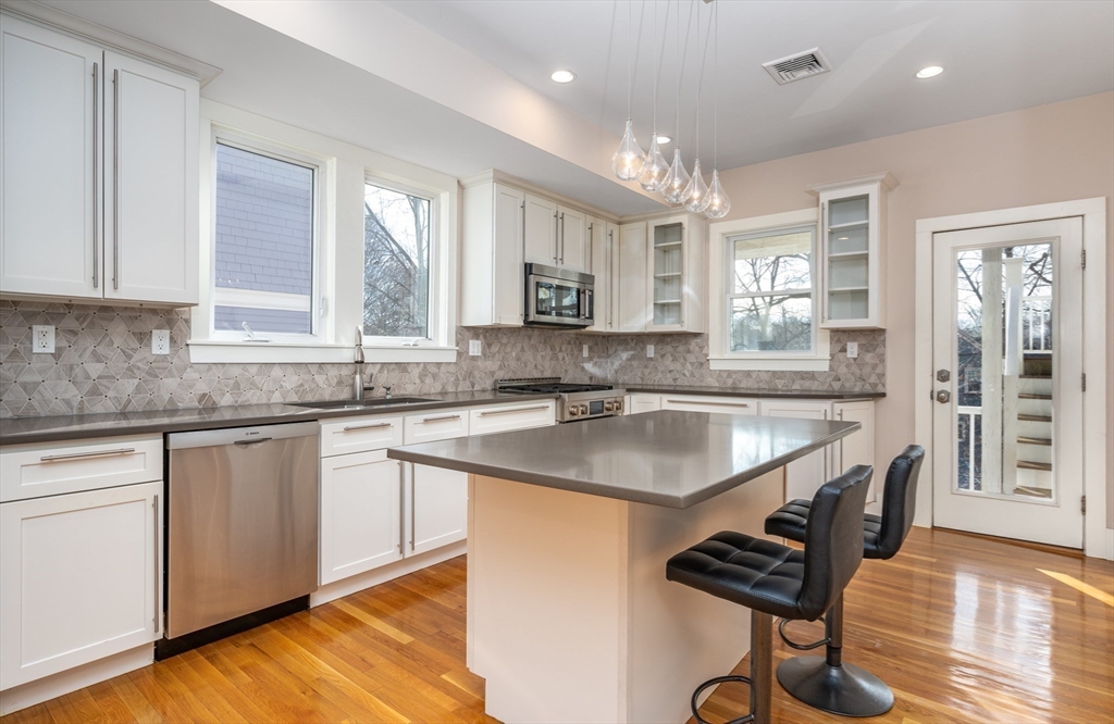 108 Westbourne Ter # 1