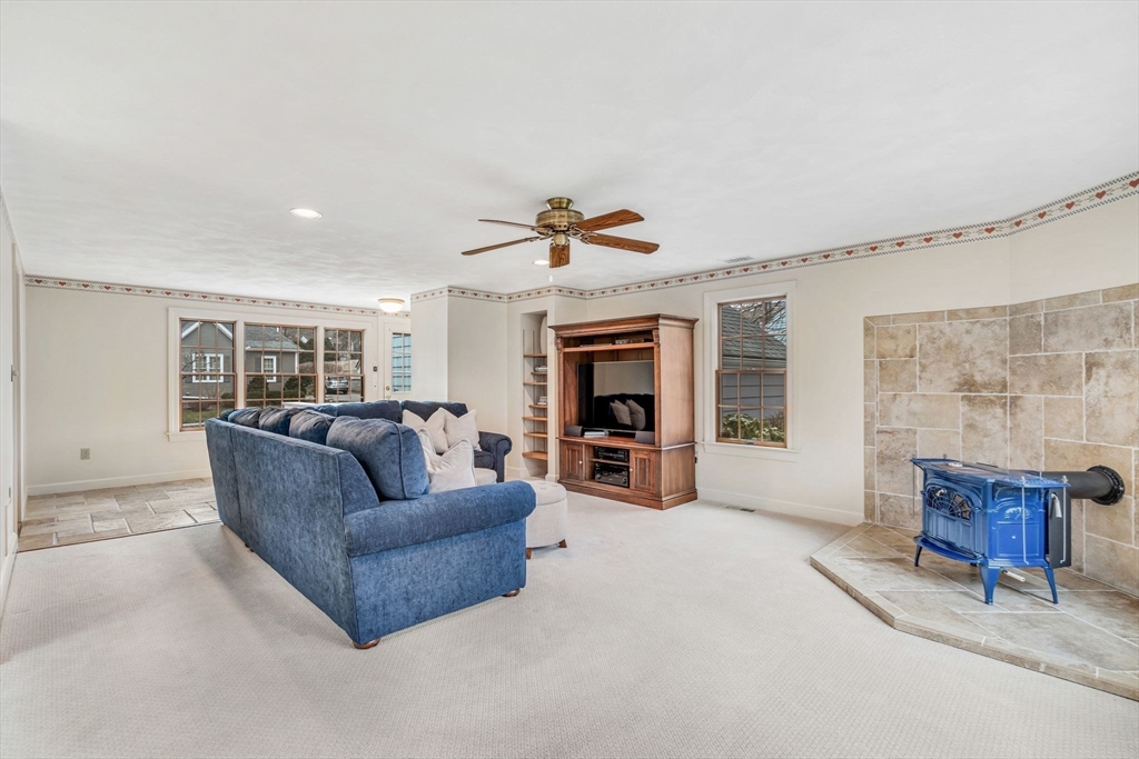 106 Falcon St