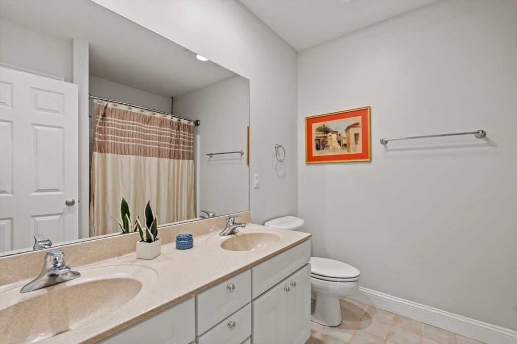 509 Centre St # 8