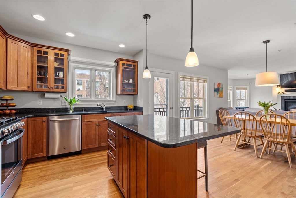 509 Centre St # 8