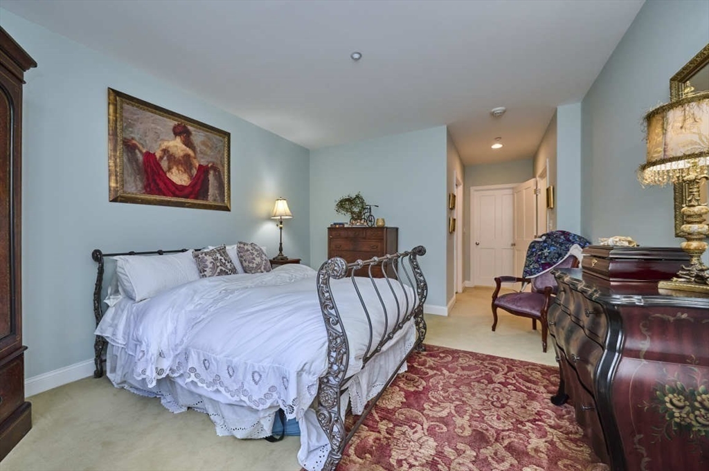 2 Saint Paul St. # 313