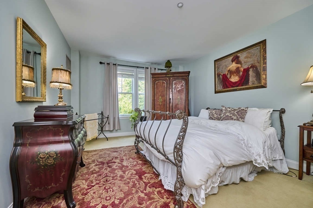 2 Saint Paul St. # 313